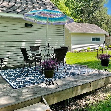 The Charming Glenn Cottage! Walk To Lake Michigan! Fennville エクステリア 写真