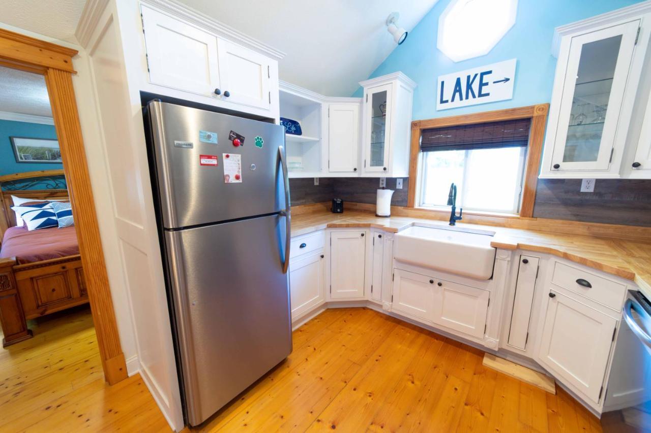 The Charming Glenn Cottage! Walk To Lake Michigan! Fennville エクステリア 写真