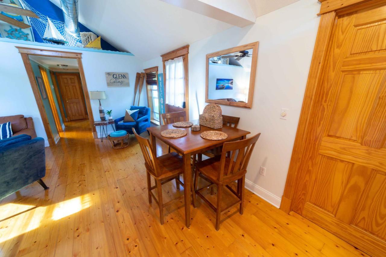 The Charming Glenn Cottage! Walk To Lake Michigan! Fennville エクステリア 写真