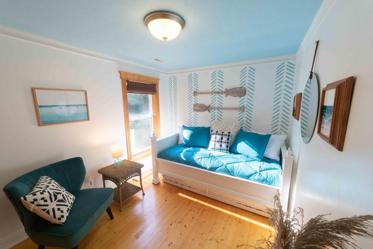 The Charming Glenn Cottage! Walk To Lake Michigan! Fennville エクステリア 写真