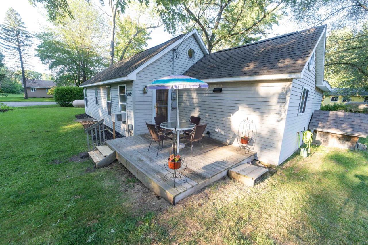 The Charming Glenn Cottage! Walk To Lake Michigan! Fennville エクステリア 写真