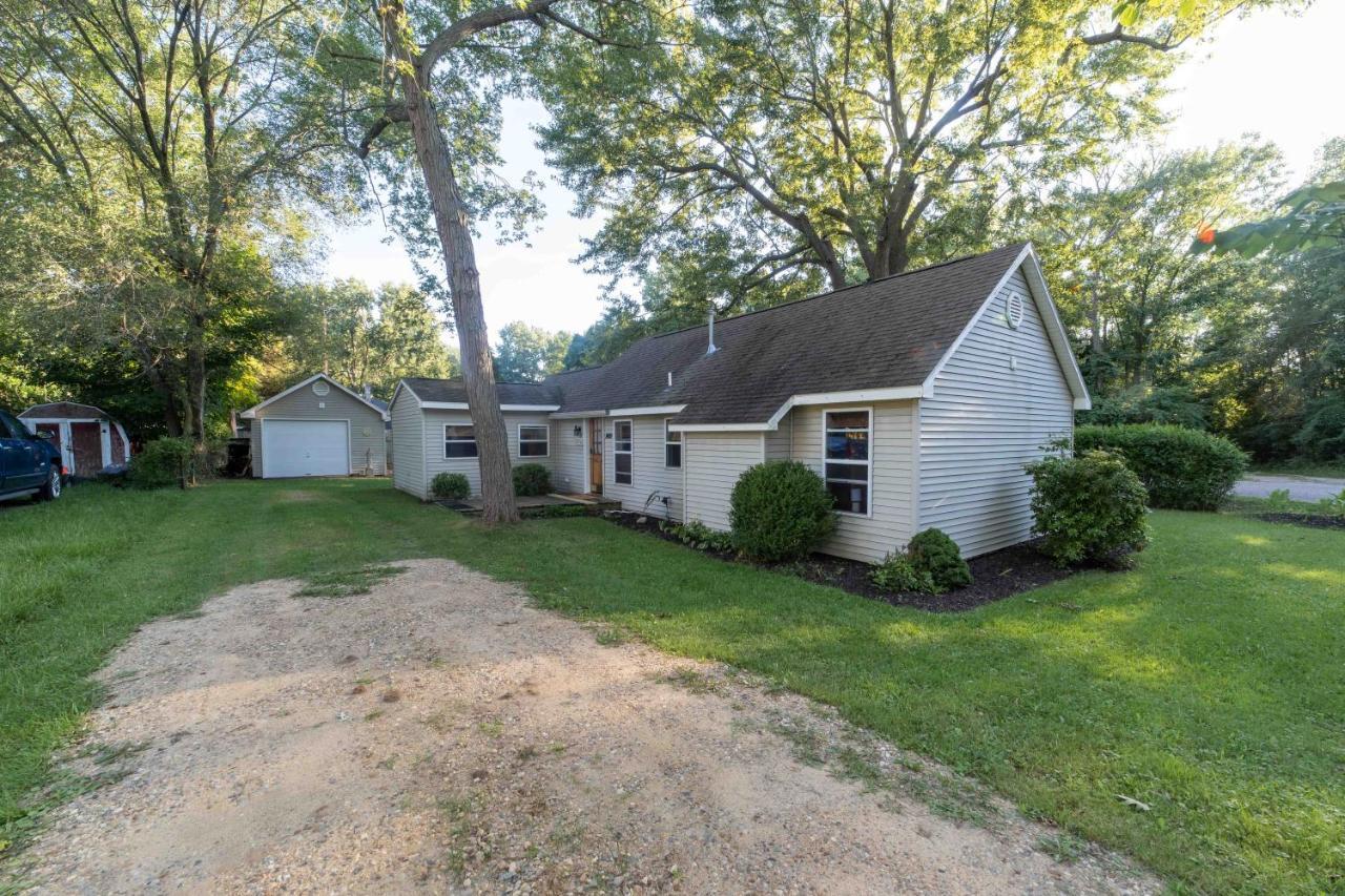 The Charming Glenn Cottage! Walk To Lake Michigan! Fennville エクステリア 写真