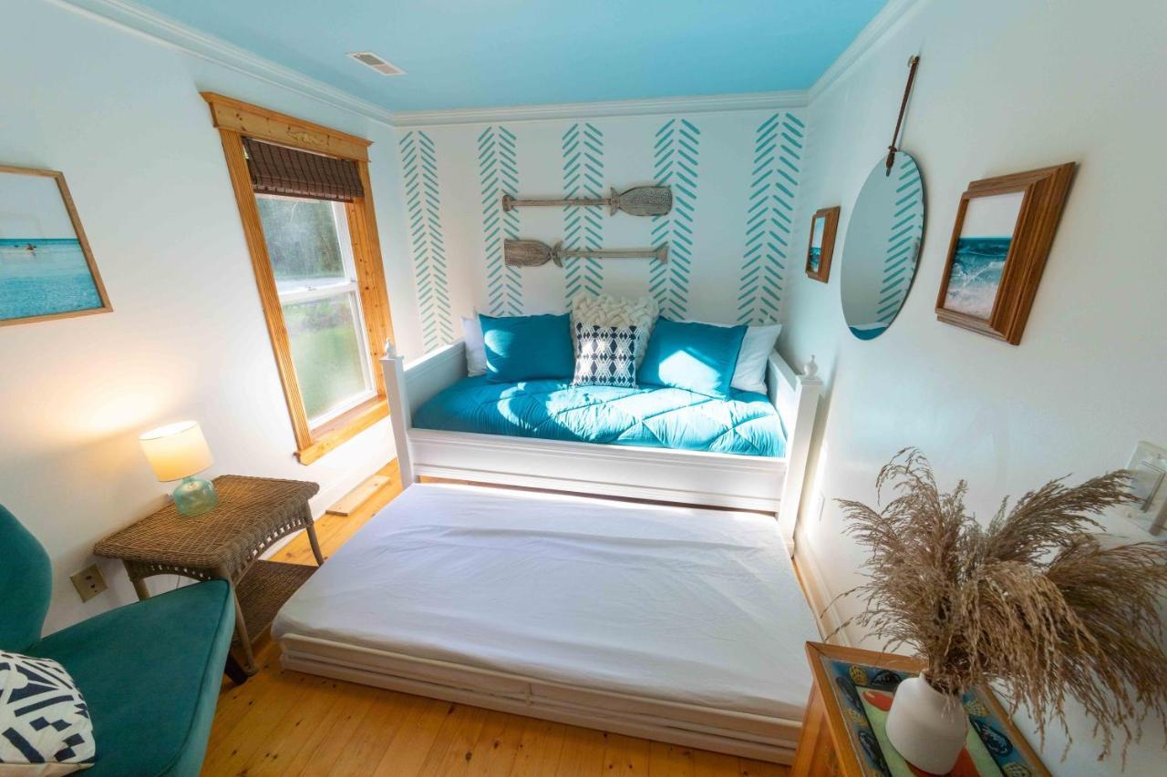 The Charming Glenn Cottage! Walk To Lake Michigan! Fennville エクステリア 写真