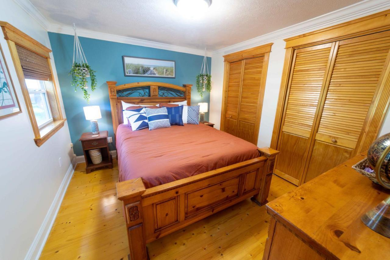 The Charming Glenn Cottage! Walk To Lake Michigan! Fennville エクステリア 写真