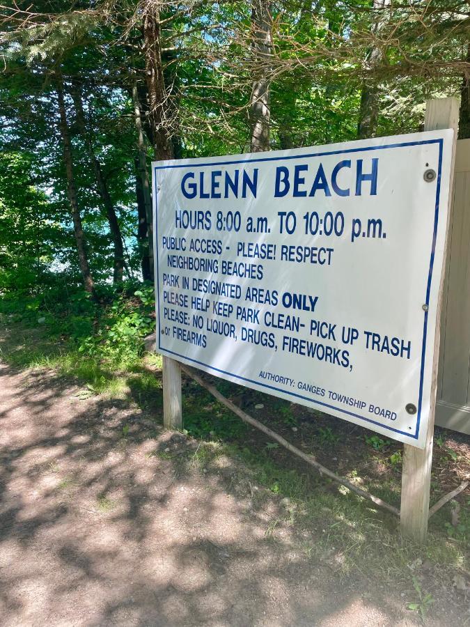 The Charming Glenn Cottage! Walk To Lake Michigan! Fennville エクステリア 写真