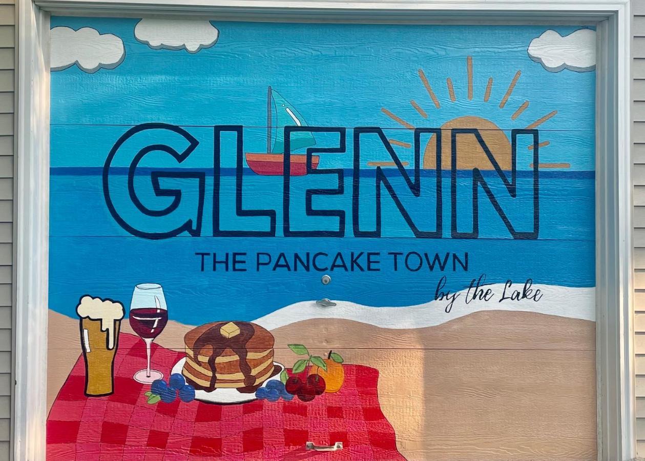 The Charming Glenn Cottage! Walk To Lake Michigan! Fennville エクステリア 写真