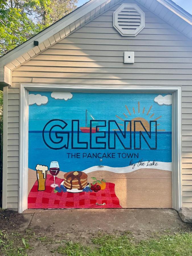 The Charming Glenn Cottage! Walk To Lake Michigan! Fennville エクステリア 写真